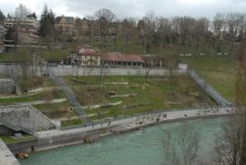 BärInnengehege mit Bärin Björk/von der Nydeggbrücke/Bern/Berne Schweiz/Switzerland BärInnengehege mit Bärin Björk/von der Nydeggbrücke/Bern/Berne Schweiz/Switzerland