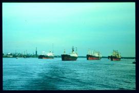 USA Weihnachten 1993/1994/Mississippi Tankers (anchoring) USA Weihnachten 1993/1994/Mississippi Tankers (anchoring)