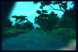 El Salvador 1995/carretera con pozos El Salvador 1995/carretera con pozos