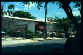 El Salvador 1995/edificio del sindicato/fmln/viva rosario de mora/salud el v congreso del prtc/viva el fmln El Salvador 1995/edificio del sindicato/fmln/viva rosario de mora/salud el v congreso del prtc/viva el fmln
