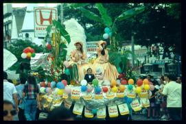 El Salvador 1995/procesión/pollo indio El Salvador 1995/procesión/pollo indio