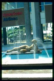 El Salvador 1995/escultura en frente del edificio american airlines/alameda franklin d roosevelt El Salvador 1995/escultura en frente del edificio american airlines/alameda franklin d roosevelt
